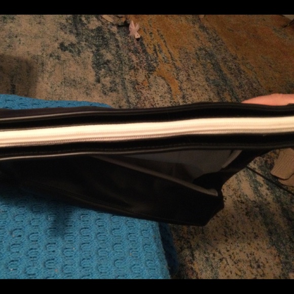 Calvin Klein purse - Picture 3 of 4